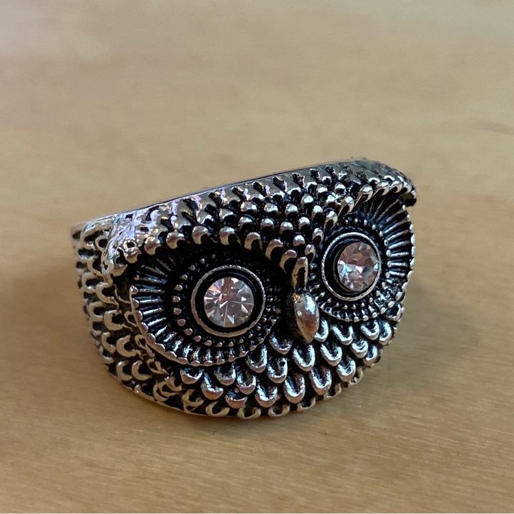 Nice Silver-Toned Owl 🦉 Ring 💍 with Rhinestones for Eyes Size 5.5/6